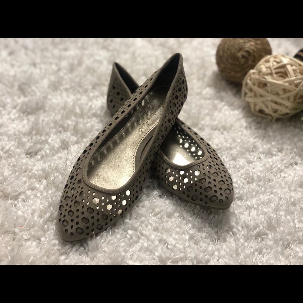 American Eagle Flat - Size 5